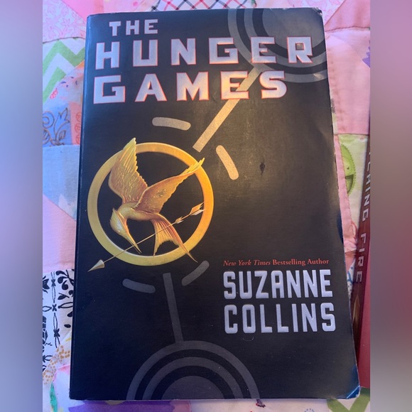 Hunger games book series - Picture 3 of 4